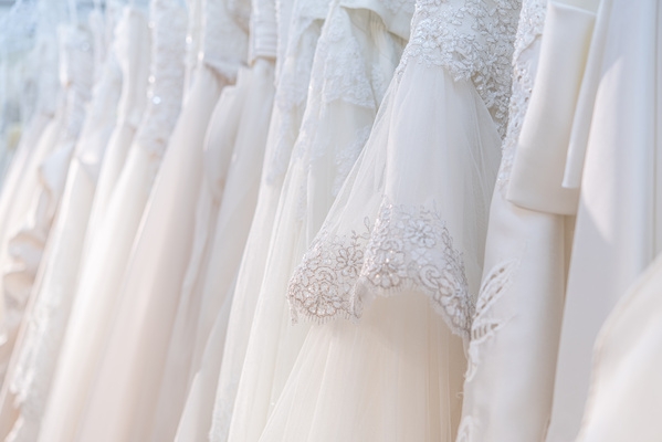 Pressing écologique de vos robes de mariée à Moutiers, Moutiers, Pressing Eco Blanc